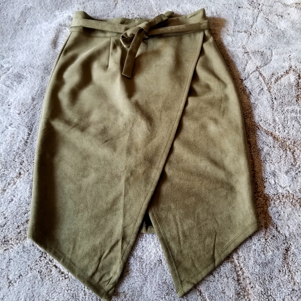 Favlux suade skirt size L